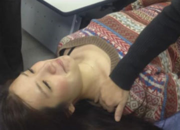 סובלים מכאב בצוואר? הטריק היפני הזה מרפא כאבים וצוואר תפוס ב 10 שניות בלבד!