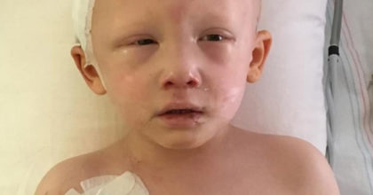 ילד בן 4 גסס מסרטן – אך אז הוא פקח את עיניו ואמר ארבע מילים…