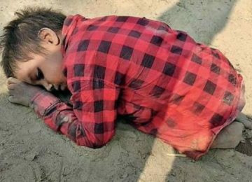 ילד בן 6 נמצא מוכה ומורעב בערימת חול: כשהאמת נחשפה, הייתי בדמעות