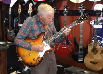 אדם בן 81 לקח גיטרה בחנות מוזיקה, השאיר את כולם בהלם כשהחל לנגן עליה בצורה מטורפת!