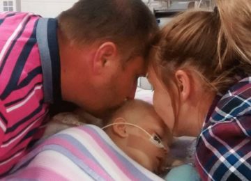 הורים נפרדו מהבת שלהם בנשיקה בבית החולים: 30 דקות אחר כך צרחה מחרישת אוזניים נשמעה מהחדר שלה