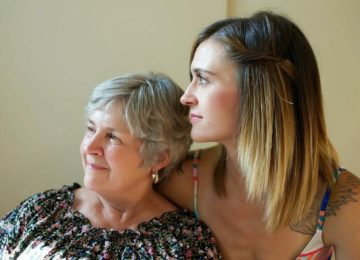 מחקר חדש קובע: ככל שתבלו יותר זמן עם אמא שלכם, כך היא תחייה יותר שנים