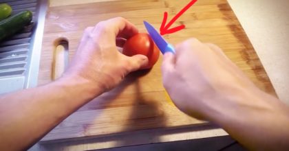 הסכין שלו לא הייתה חדה מספיק כדי לחתוך עגבנייה. מה שהוא עשה אחר כך זה פשוט גאוני